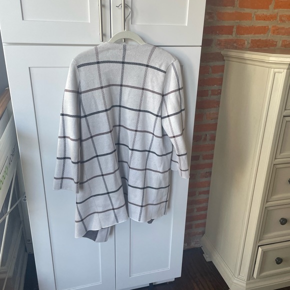 Ann Taylor Sweater - Picture 4 of 4